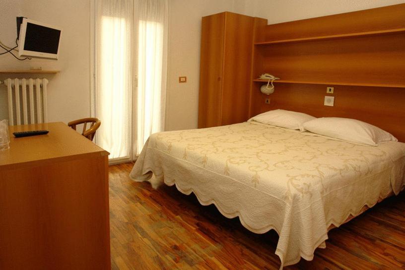 Hotel Torrismondi Cuneo Exterior foto